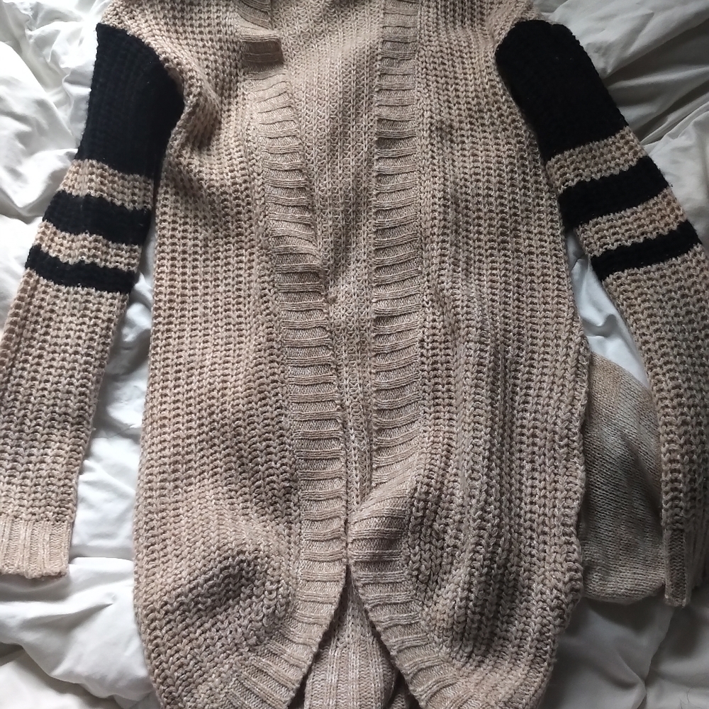 Tan cardigan with pockets